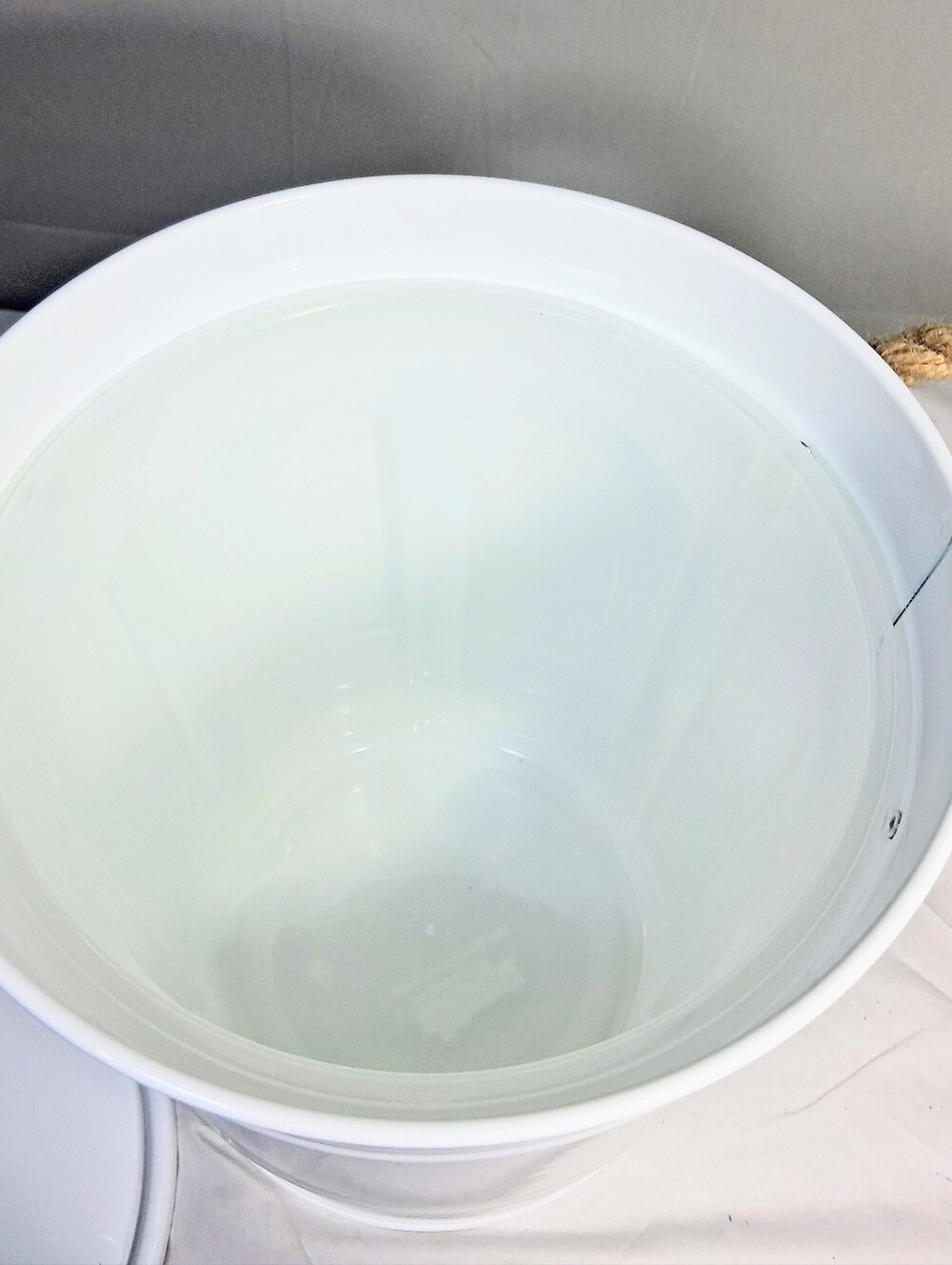 Farmhouse/ Cottagecore/Beach White Ice/Wine Bucket with Easy Carry Ropes - Picture 5 of 7